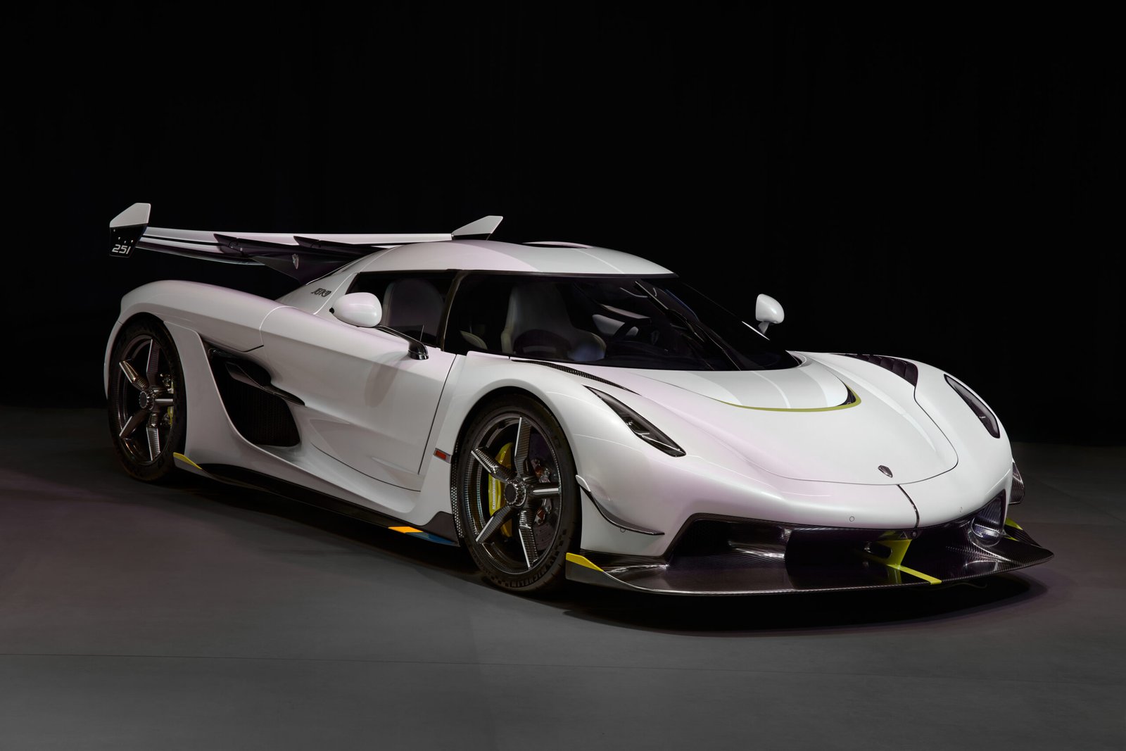 Discover the Koenigsegg Jesko Absolut, the fastest hypercar ever built, with 1,600 hp, 500+ km/h top speed, and cutting-edge aerodynamics